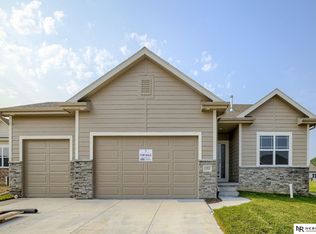 4303 Lynnwood Dr, Bellevue, NE 68123