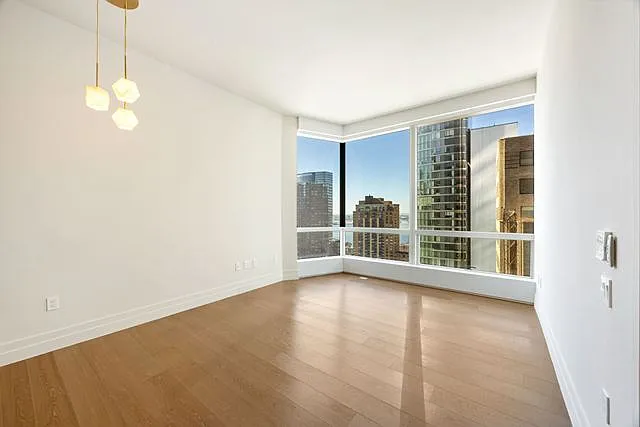 77 Greenwich St #23C — Photo 2