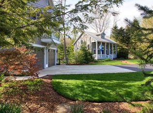 18 Park St, Saugatuck, MI 49453