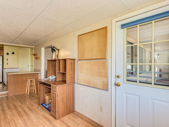 #156 den with seperate entrance leading