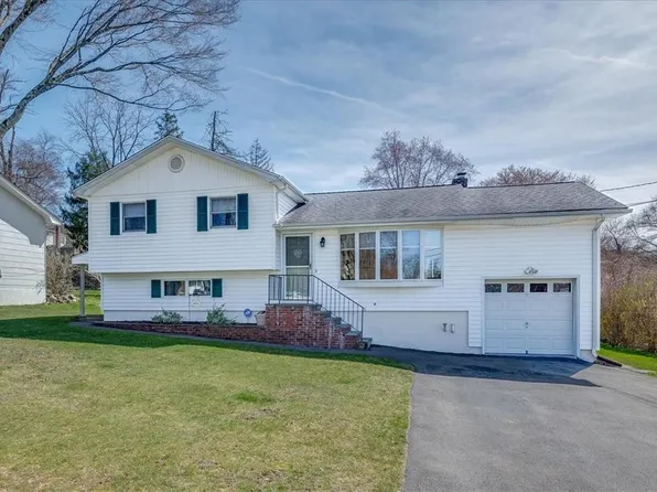 5 Hampton Place, Cortlandt Manor, NY 10567