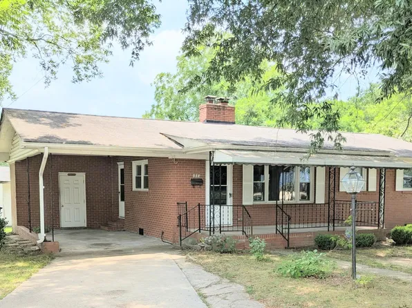 103 Hayes St, Louisburg, NC 27549