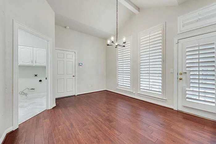 806 Shadow Glen Dr — Photo 5
