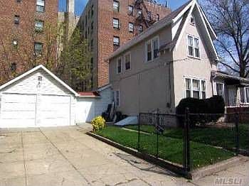 2nd image of 8838 Woodhaven Blvd