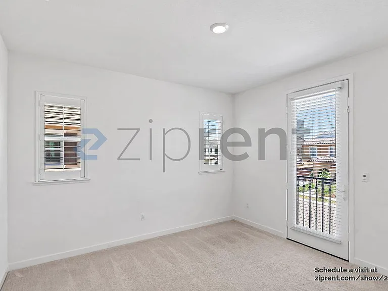 350 E Huntley Ave — Photo 32