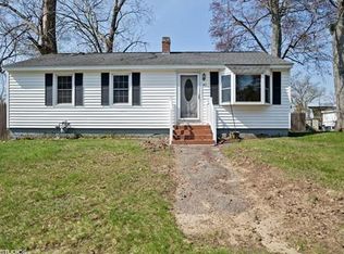 40 Springdale Rd, Dracut, MA 01826