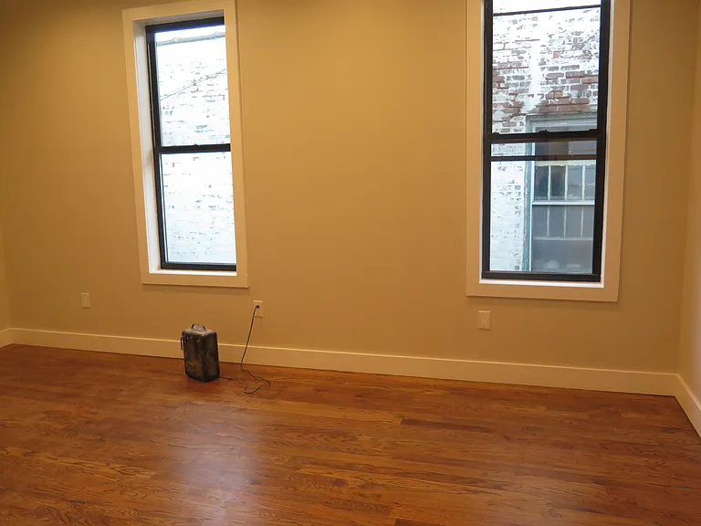 505 Fairview Ave #2R — Photo 8