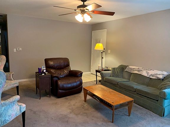 4th image of 805 Leclaire Ave