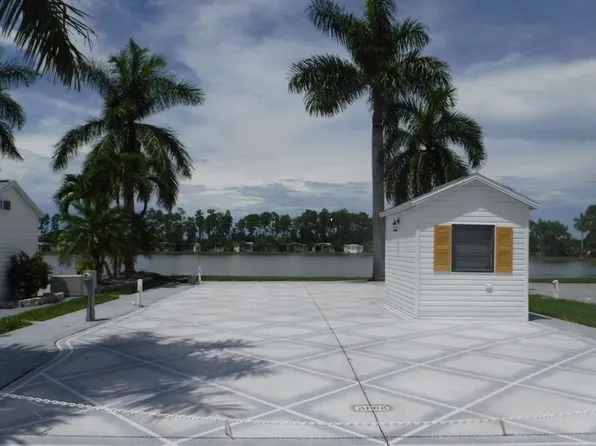 3168 Crystal Lake Dr #168, Naples, FL 34120