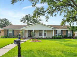 415 Schlief Dr, Belle Chasse, LA 70037