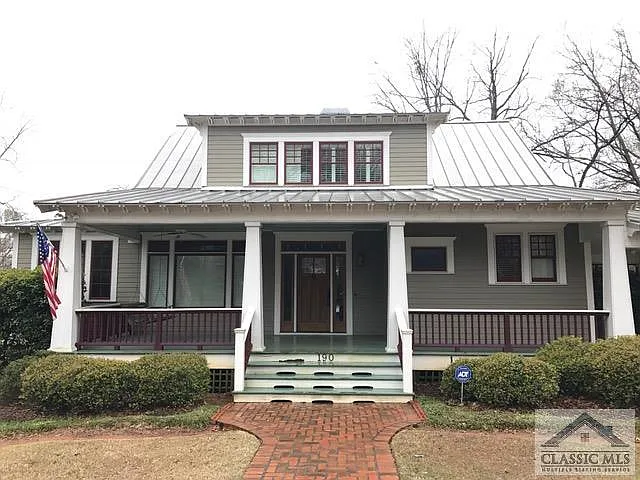 190 Carlton Ter photo 1