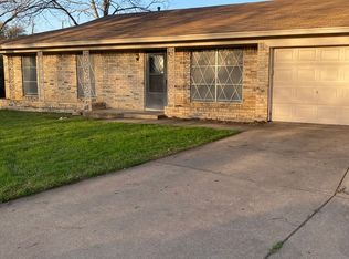 2108 Elaine Ct, Arlington, TX 76010
