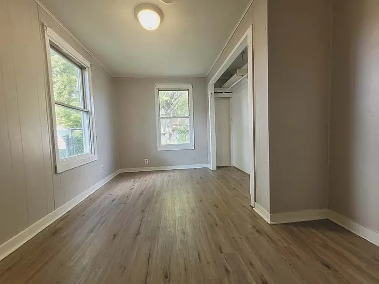 404 E Phoenix Ave — Photo 10
