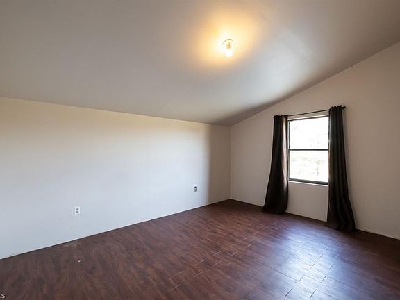 4th image of 141 Saddlebrook Dr