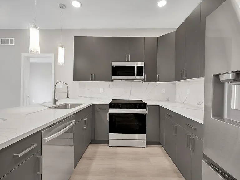 1111 S 24th St #401 — Photo 4