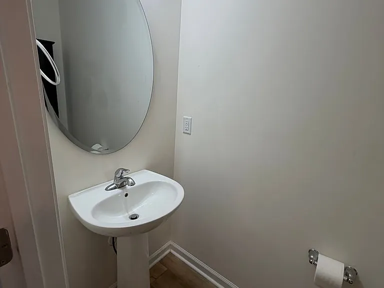 419 Trotters Ln — Photo 17