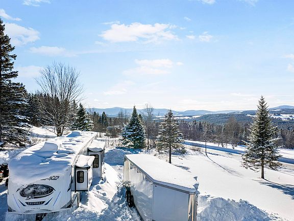 3rd image of 848 Diamond Pond Road