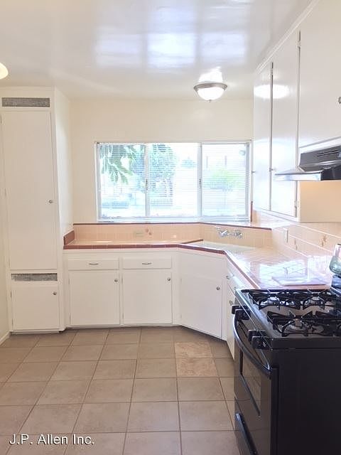 1st image of 1114 E Wilson Ave APT 12