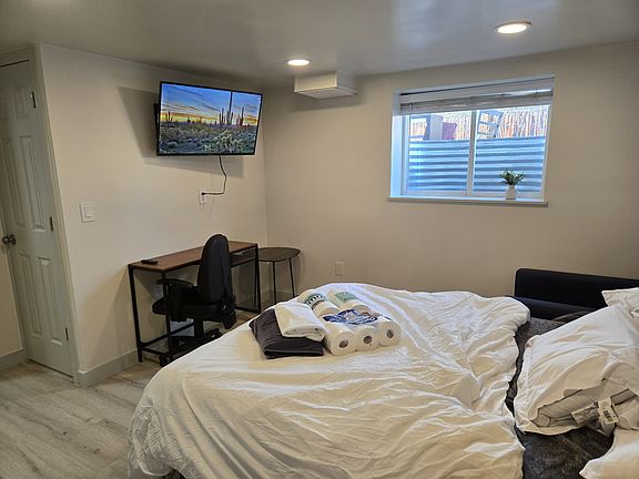 3rd image of 5005 W 1st Ave #1