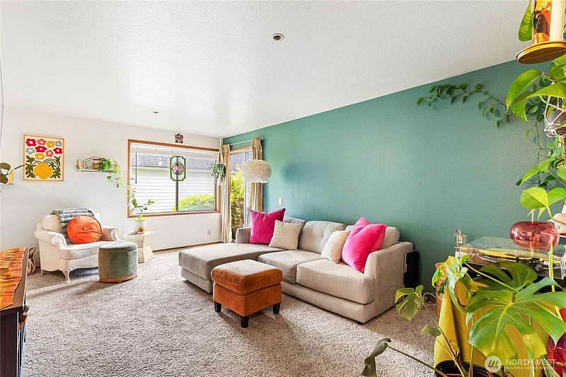 4th image of 2619 Rucker Avenue #2