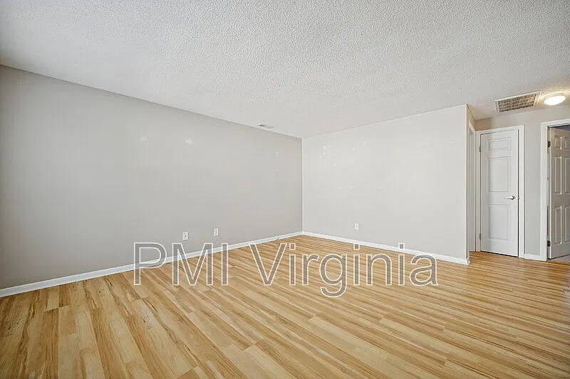 2 bed, 1.0 bath, 800 sqft, $1,795 — Photo 4