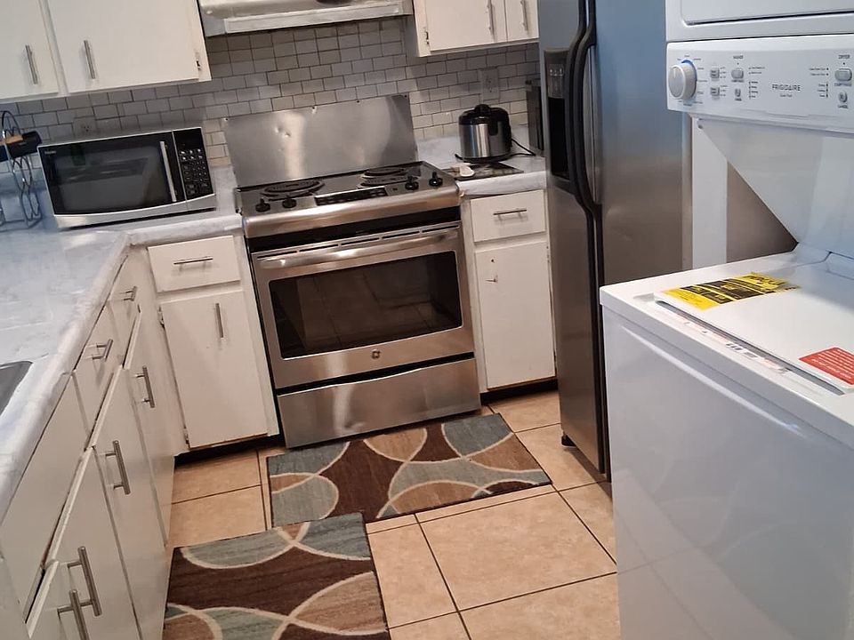 1st image of 1410 Charlotte St APT B
