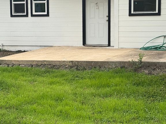 3rd image of 1819 Ann Arbor Dr