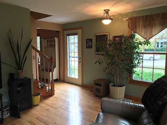 2nd image of 495 Edward Dr