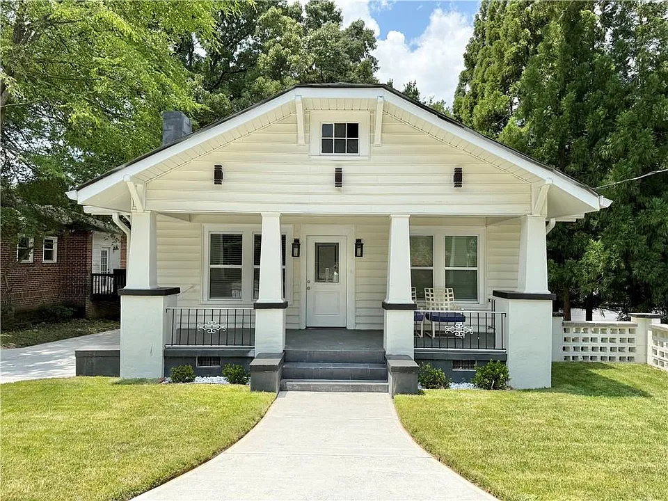 2194 Bolton Rd NW