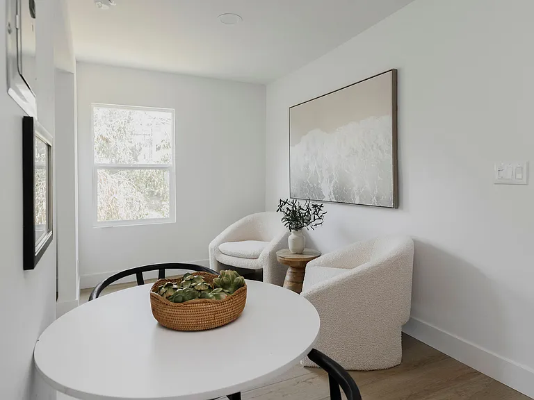 1030 Lincoln Ave #B — Photo 1