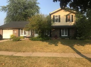 8239 Kensington Ln, Hanover Park, IL 60133