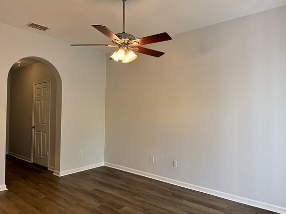 3rd image of 823 Pine Pointe Ln #1