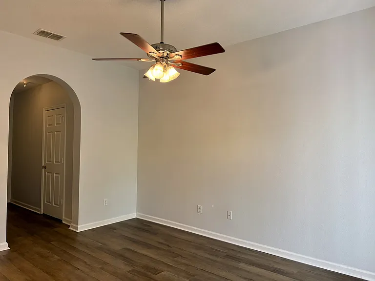 823 Pine Pointe Ln #1 — Photo 3