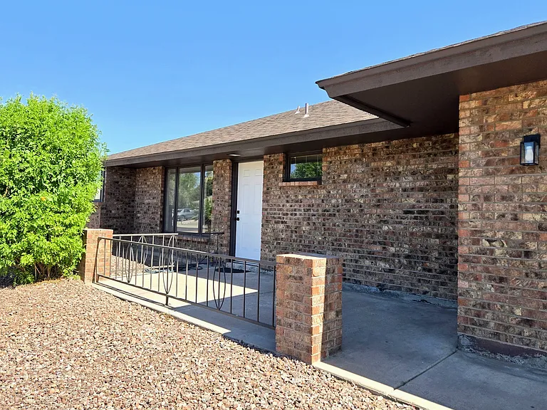 1731 E Redfield Rd — Photo 17