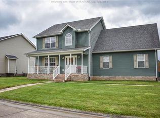 425 Pebble Creek Dr, Fraziers Bottom, WV 25082