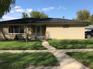 30222 Newport Dr, Warren, MI 48088