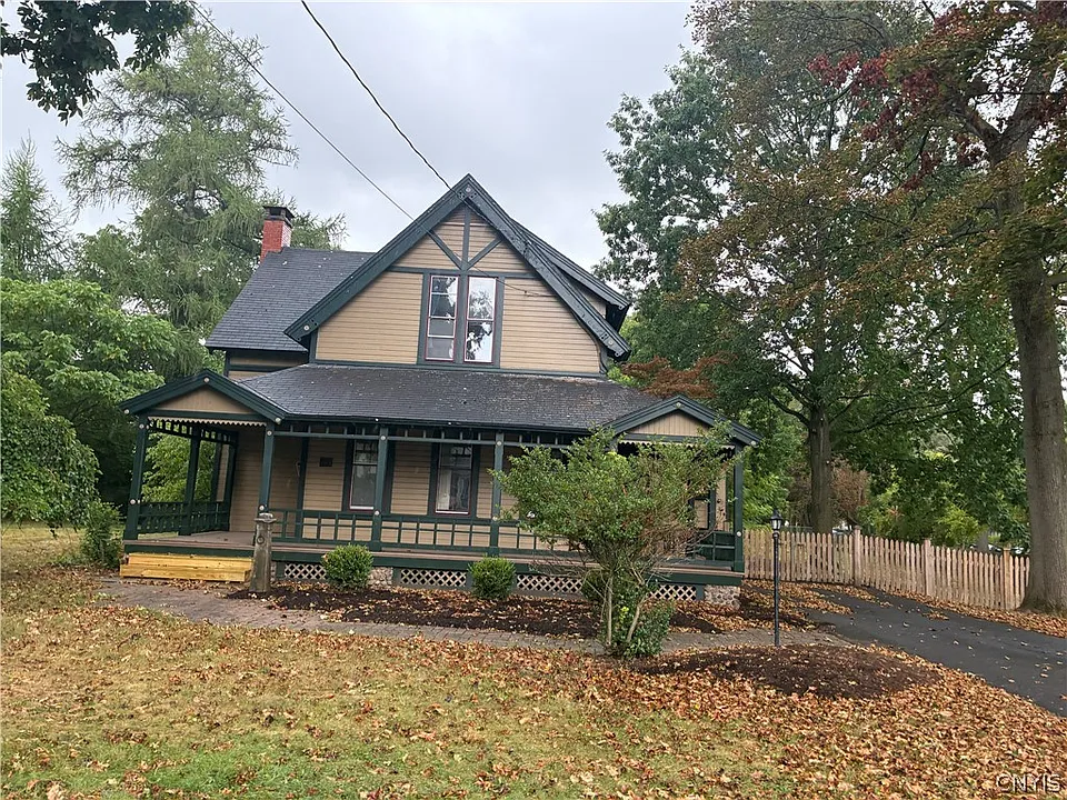 864 Salt Springs Rd