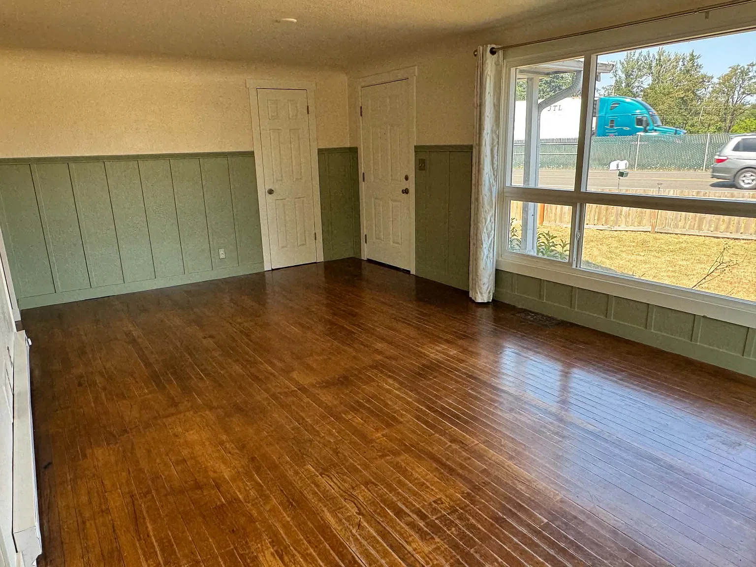 2 bed, 1600 sqft, $1,950 — Photo 4