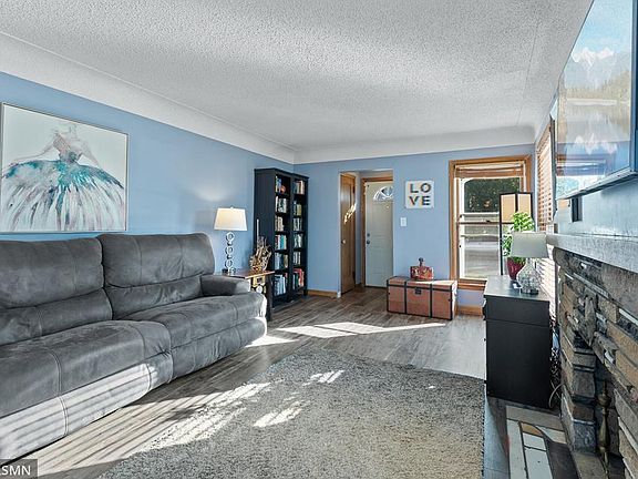 4th image of 701 Sheridan Ave N