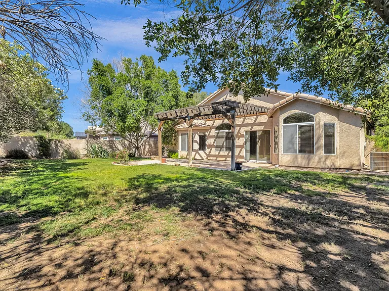 647 W Fremont Dr — Photo 39