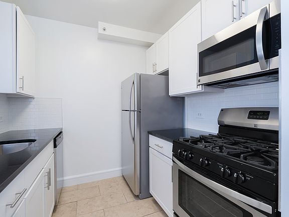 5th image of 140 Riverside Blvd APT 1115