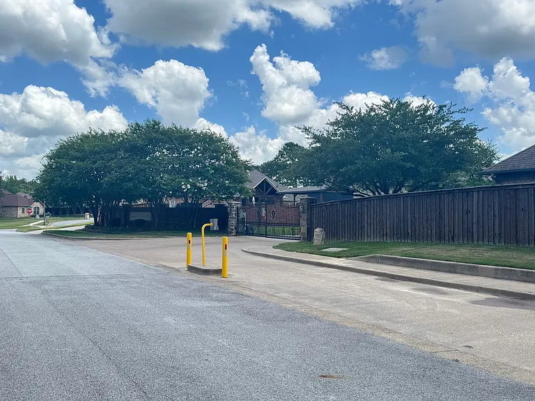 3988 Old Omen Rd — Photo 3