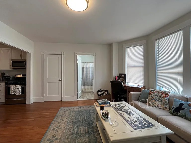 83 Harvard St #4 — Photo 10