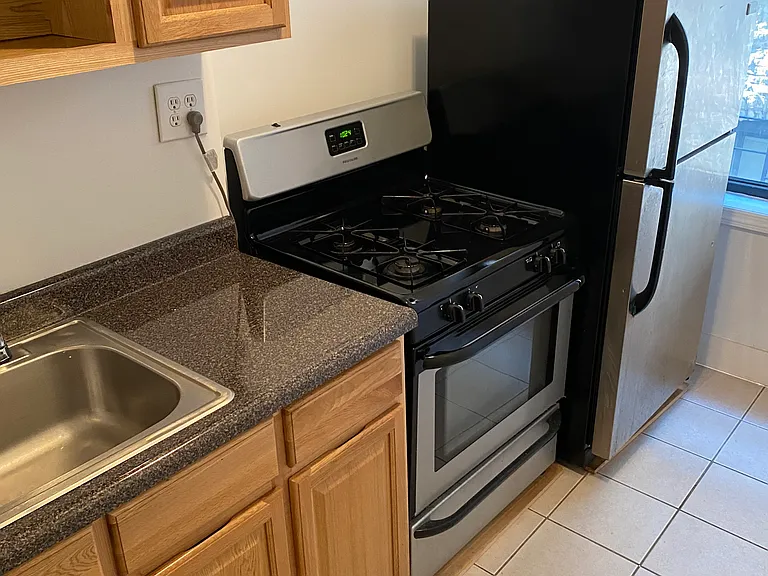 181 W 238th St #35W — Photo 1