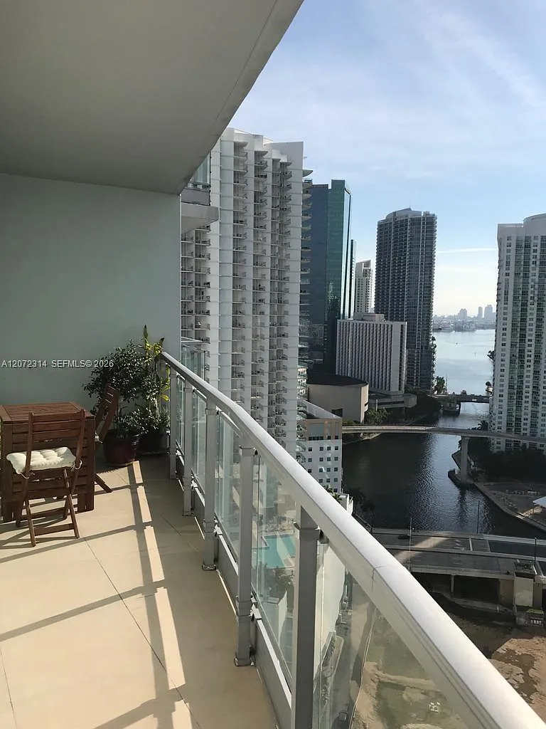Ivy Condo — Photo 3