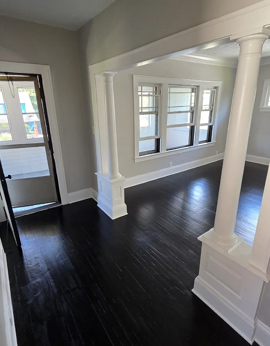 3 bed, 1.0 bath, 1070 sqft, $1,275 — Photo 2
