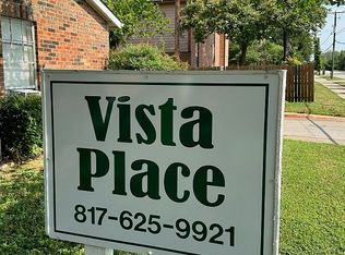 808 N Center St, Arlington, TX 76011