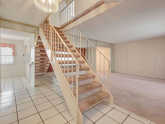 4th image of 980 Borden Dr