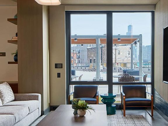 5th image of 1216 W Huron St #1