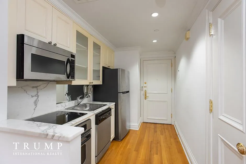 502 Park Avenue — Photo 3